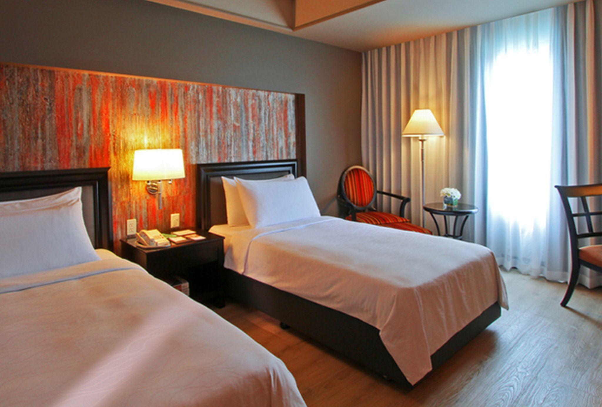The Bellevue Manila Muntinlupa City Exterior foto