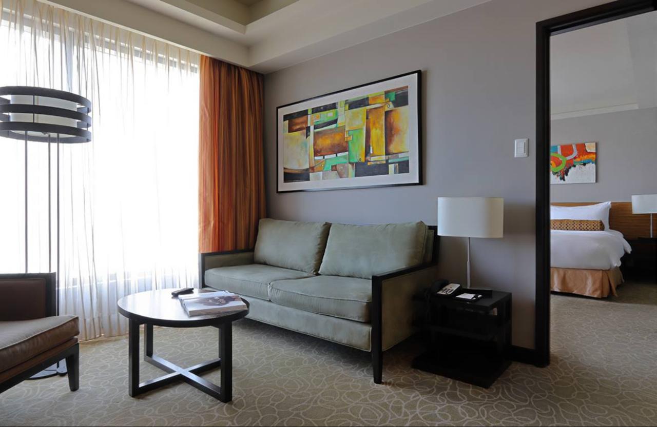 The Bellevue Manila Muntinlupa City Exterior foto