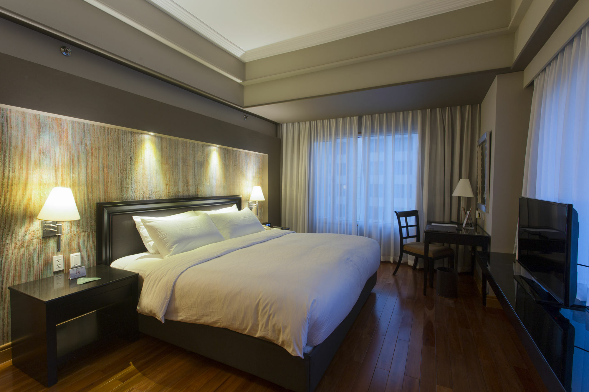 The Bellevue Manila Muntinlupa City Exterior foto