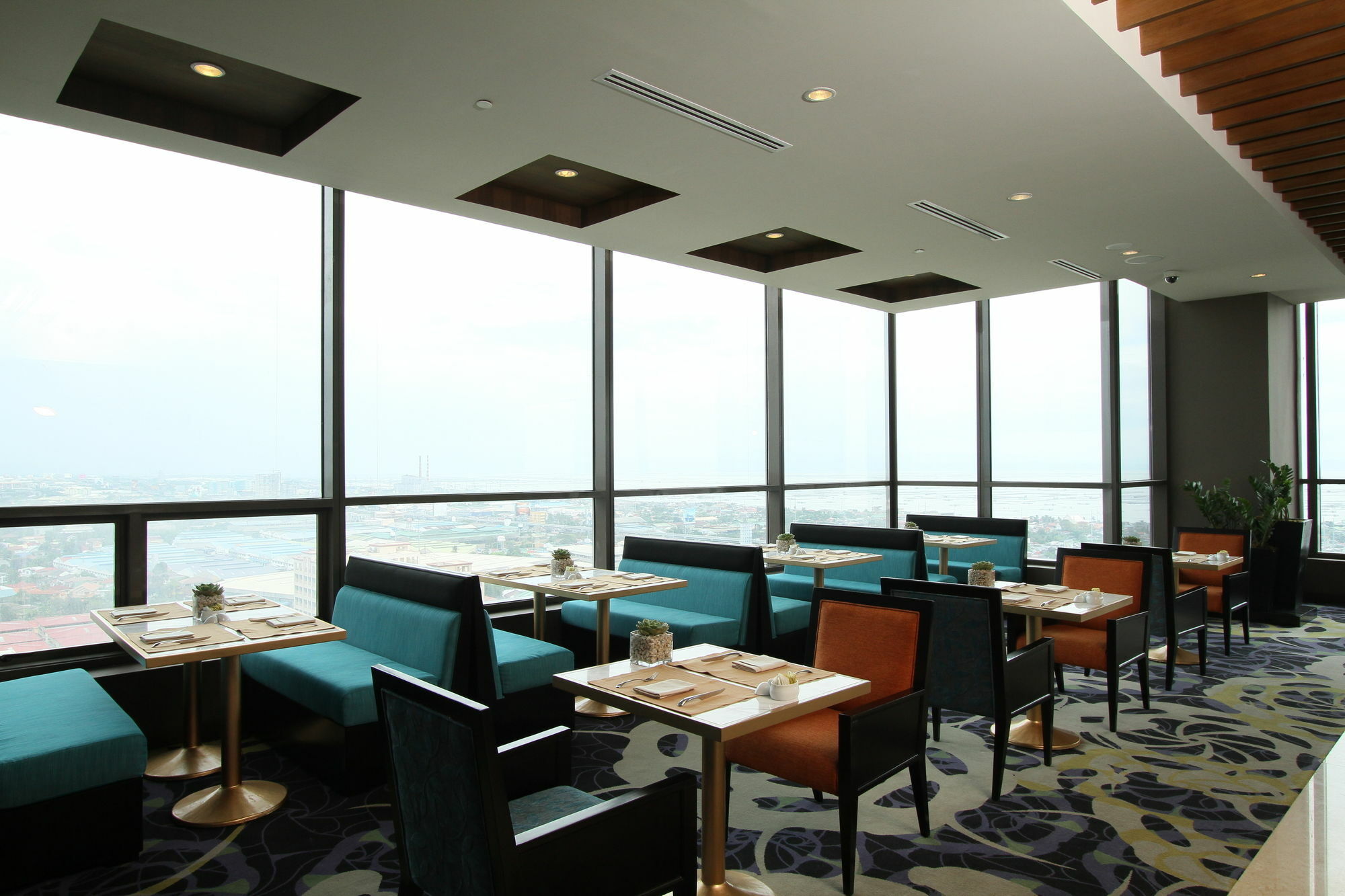 The Bellevue Manila Muntinlupa City Exterior foto